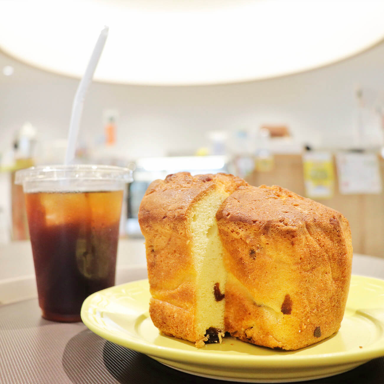 美味しいコーヒーとパウンドケーキはいかがですか?画像